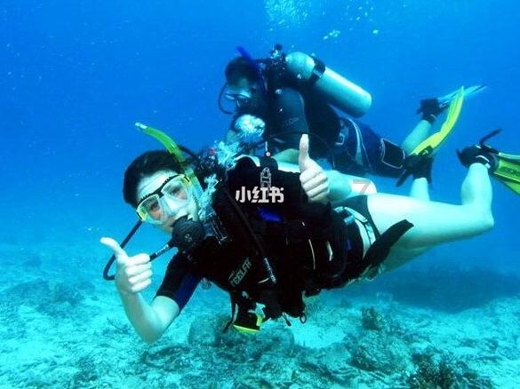 王岳伦咖啡厅被偶遇，打扮时髦又胖了，王诗龄越来越像爸爸！