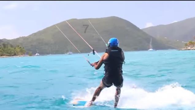 发妻萧珊离世后，巴金不顾亲朋劝阻，执意将骨灰放进卧室不肯安葬