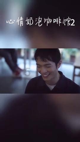 琳娜整理房间
