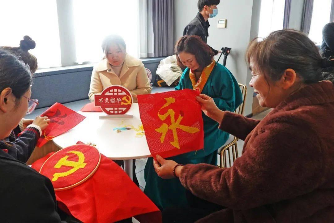 政协第八届海南省委员会第二次会议隆重开幕