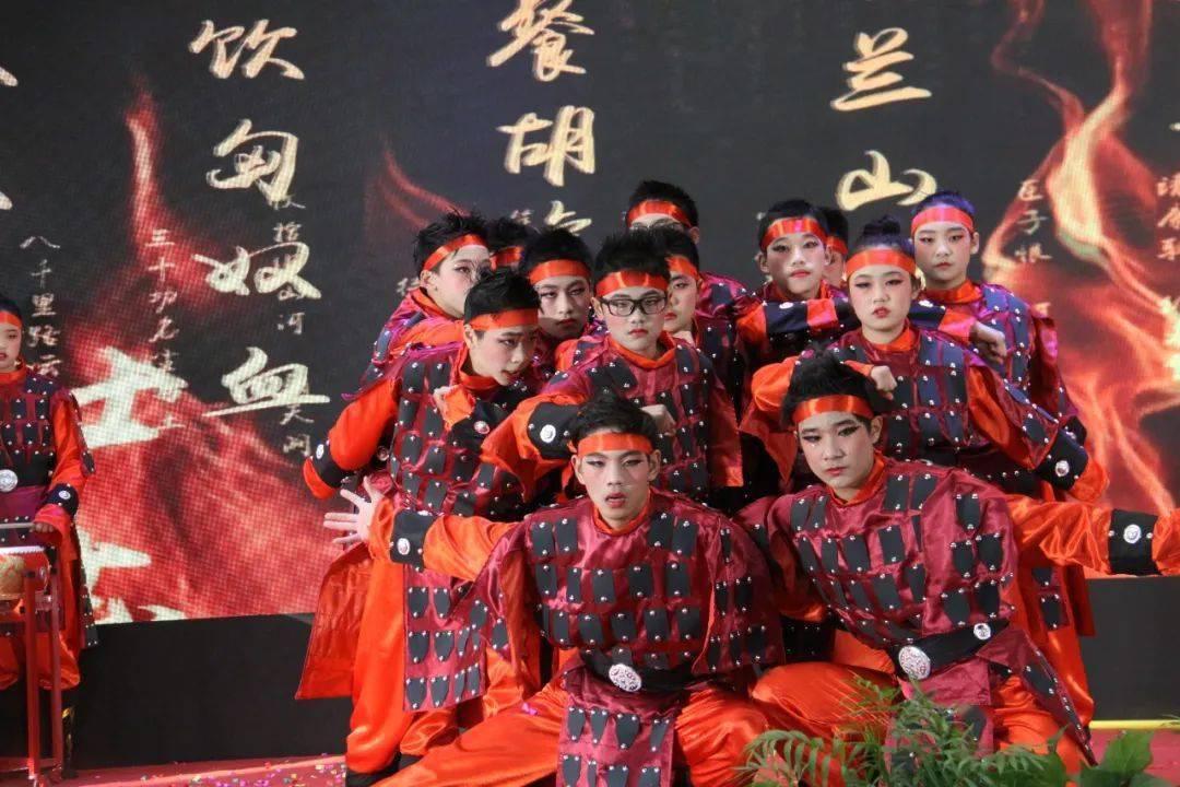 唐泽雪穗是怎么死的？游戏画面