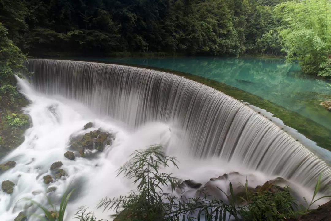 逃出昏暗的地下室