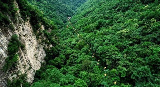 能多干就多干能快干就快干 全力以赴跳起摸高争先进位