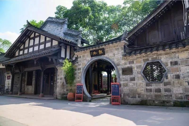 学霸带你来探校,还有机会拿礼物……哈师大附中也免费对外开放了!