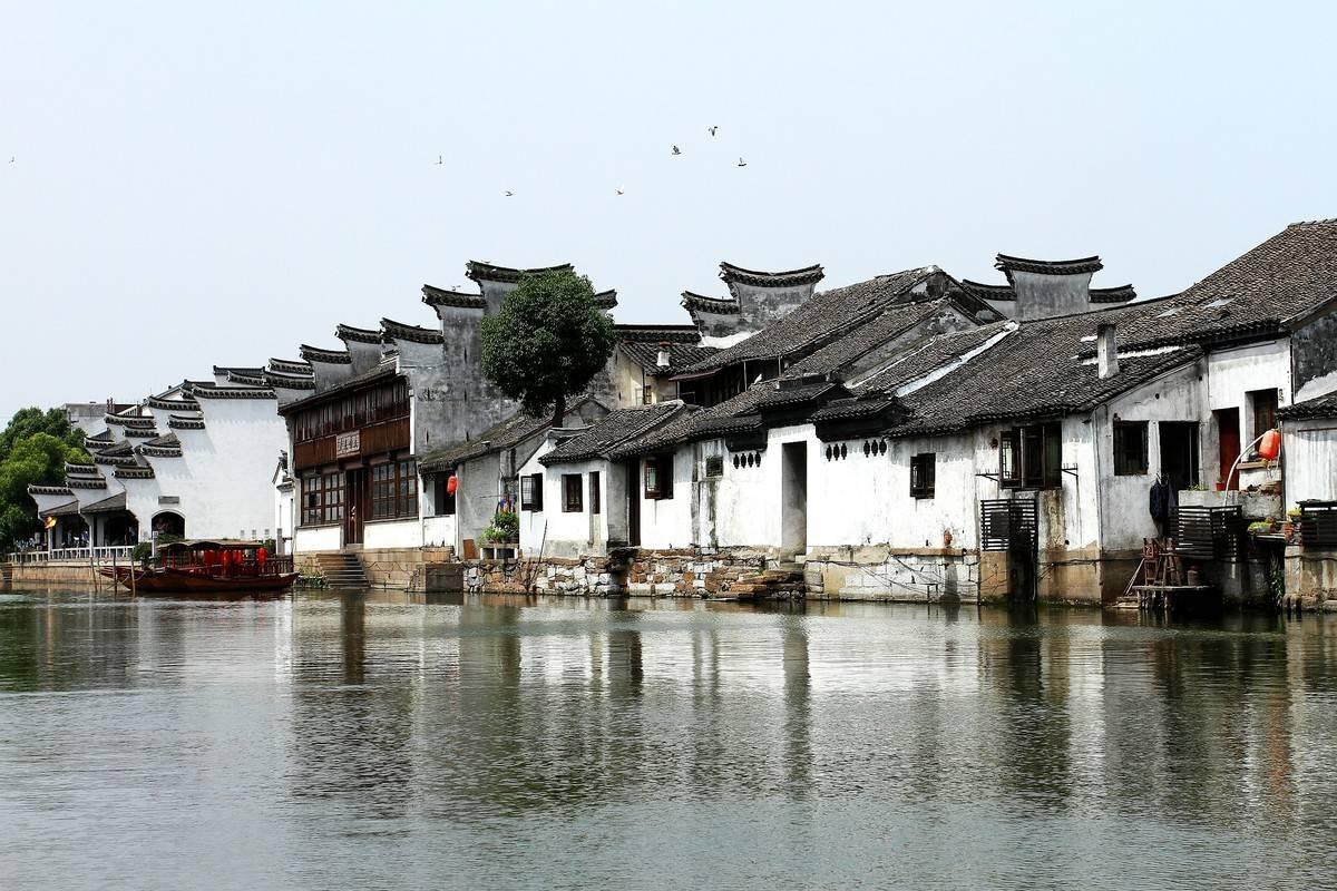 逃离违建房屋7