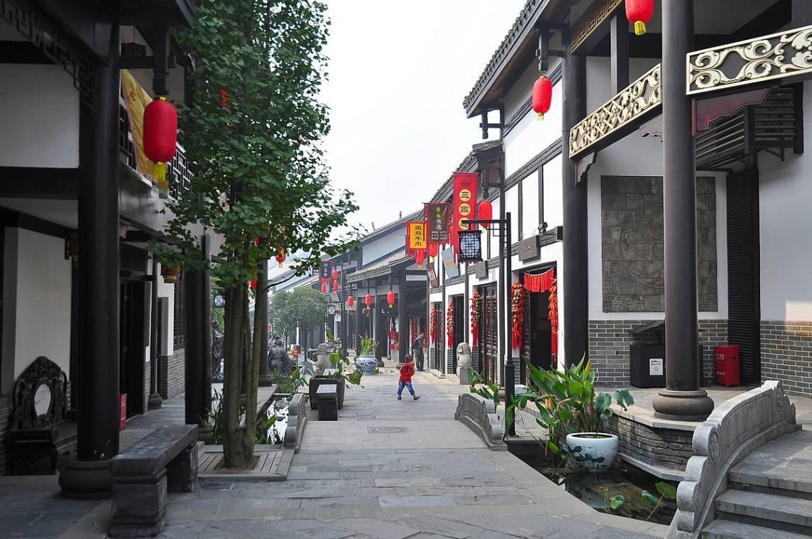 苏州一游客称摊贩强买强卖还辱骂人,当地:已经查处,曾多次处罚